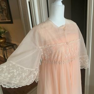 Pink vintage Intime California nightgown peignoir set lace elegant size S